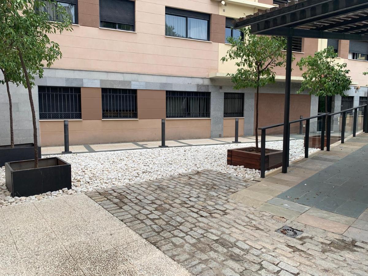 Proximo Al Centro De 2 Con Piscina. Siviglia